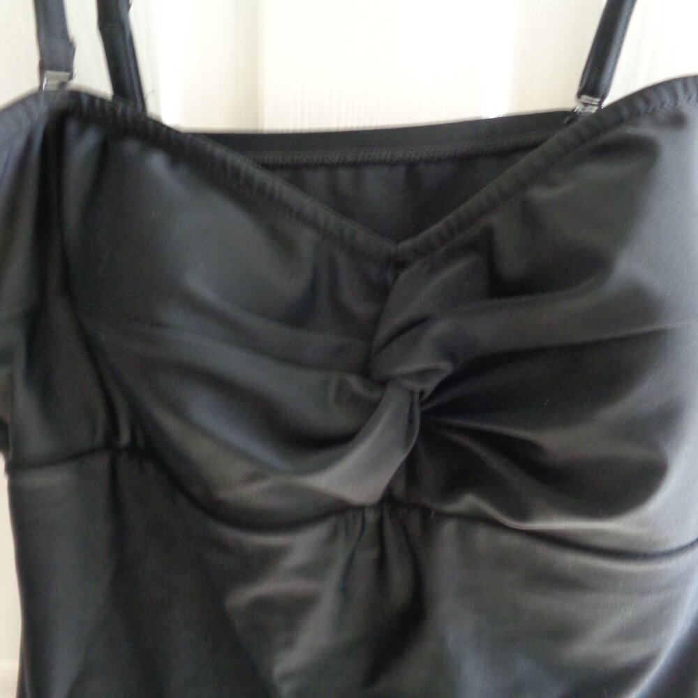 2 GENTLY WORN SIZE 16 CROFT & BARROW TANKINI TOPS - Picture 3 of 9